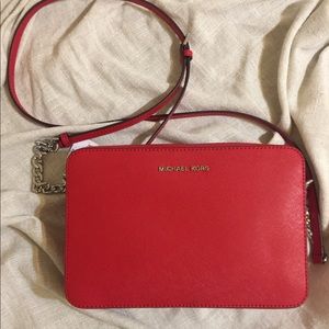 SOLD‼️Michael Kors Crossbody! 💕 Fast shipping! 🔥